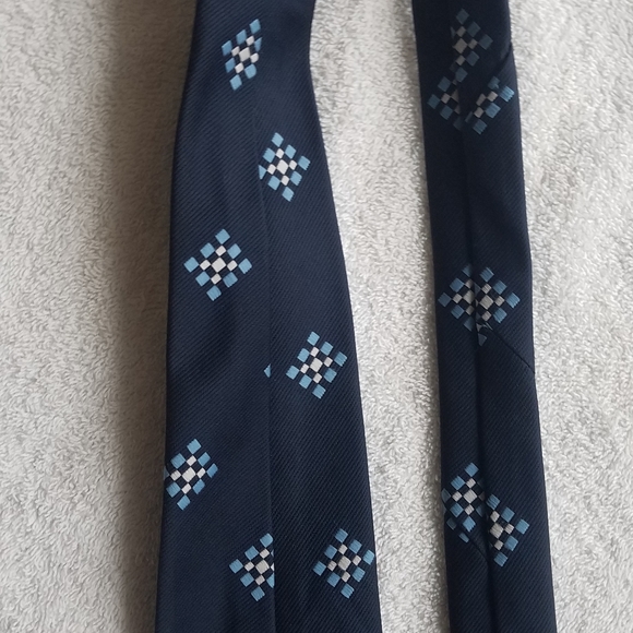 Gimbels by Prince Igor Burma Necktie / Suit Tie in Dark Blue with Squares - Picture 10 of 14